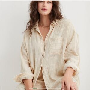 AERIE pool to party button down shirt